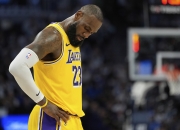 开云体育下载-湖人B队轻取魔术，保罗爆发神勇的简单介绍