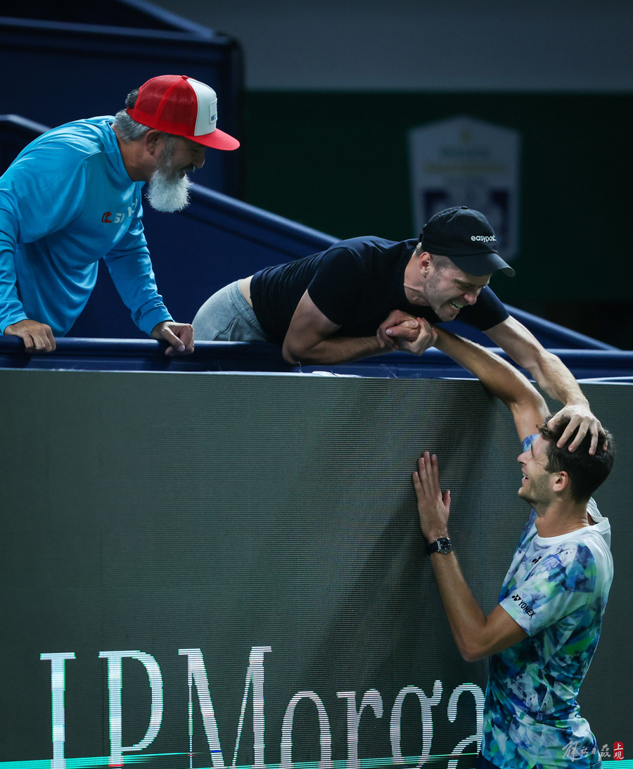 日本网球队逆转意大利网球队,费德勒送出助攻 日本网球队逆转意大利网球队,费德勒送出助攻