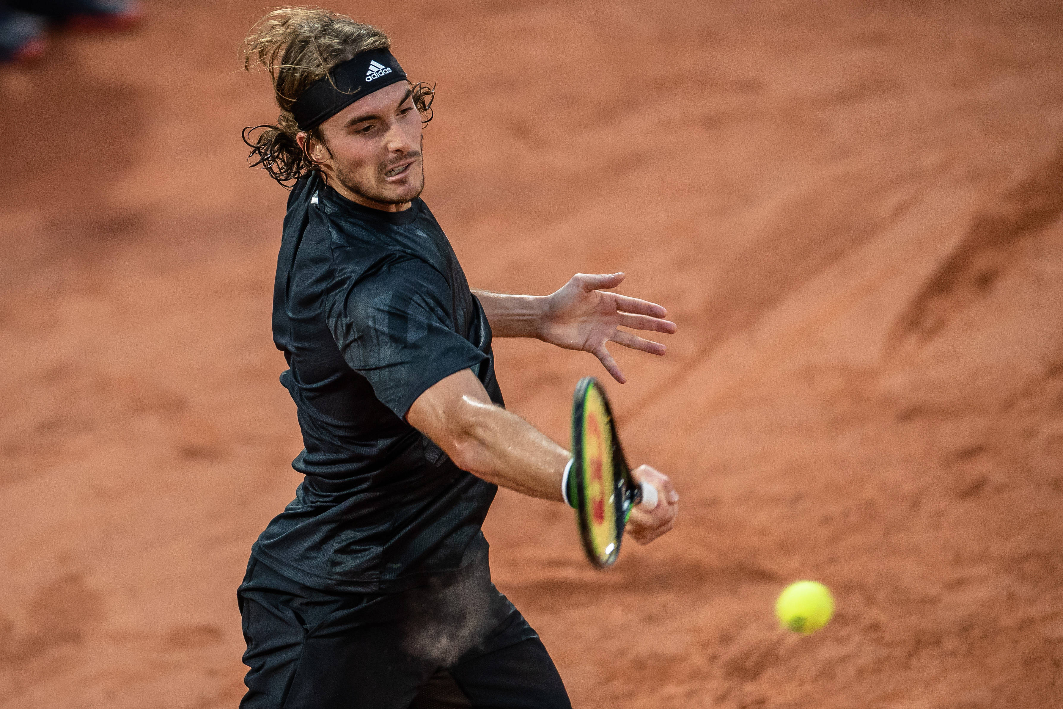 关于世界网球队碾压日本网球队，西西帕斯一己之力扛起全队的信息