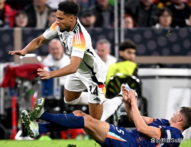 荷兰队遭遇意外失利,无缘欧国联半决赛 荷兰队遭遇意外失利,无缘欧国联半决赛