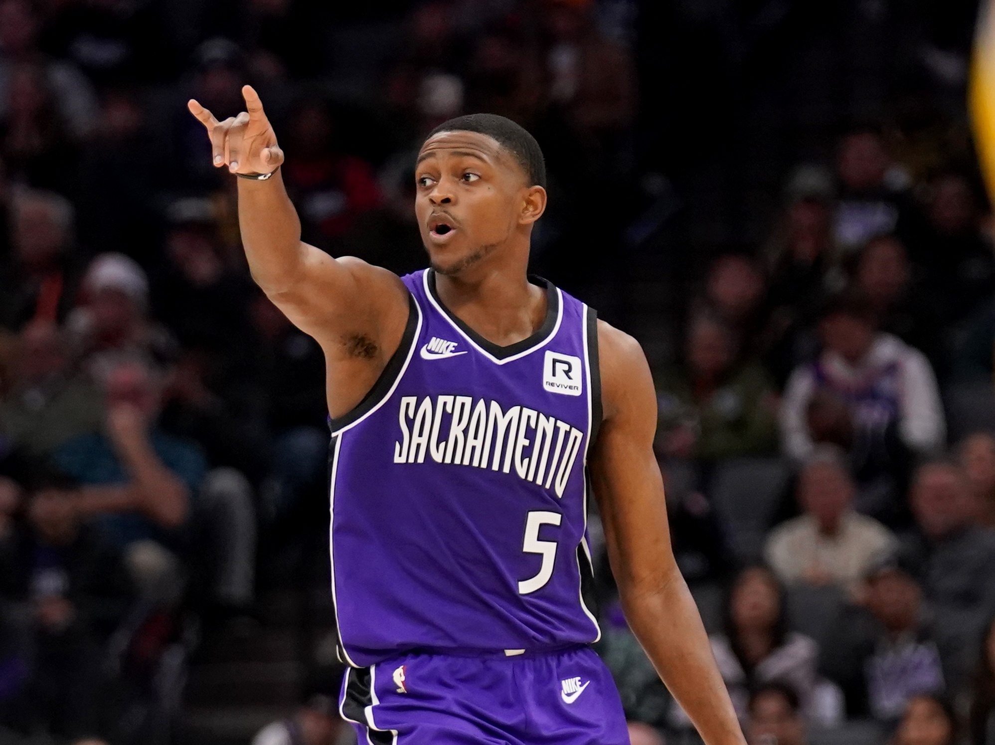 国王爆冷美国男篮，福克斯关键制胜