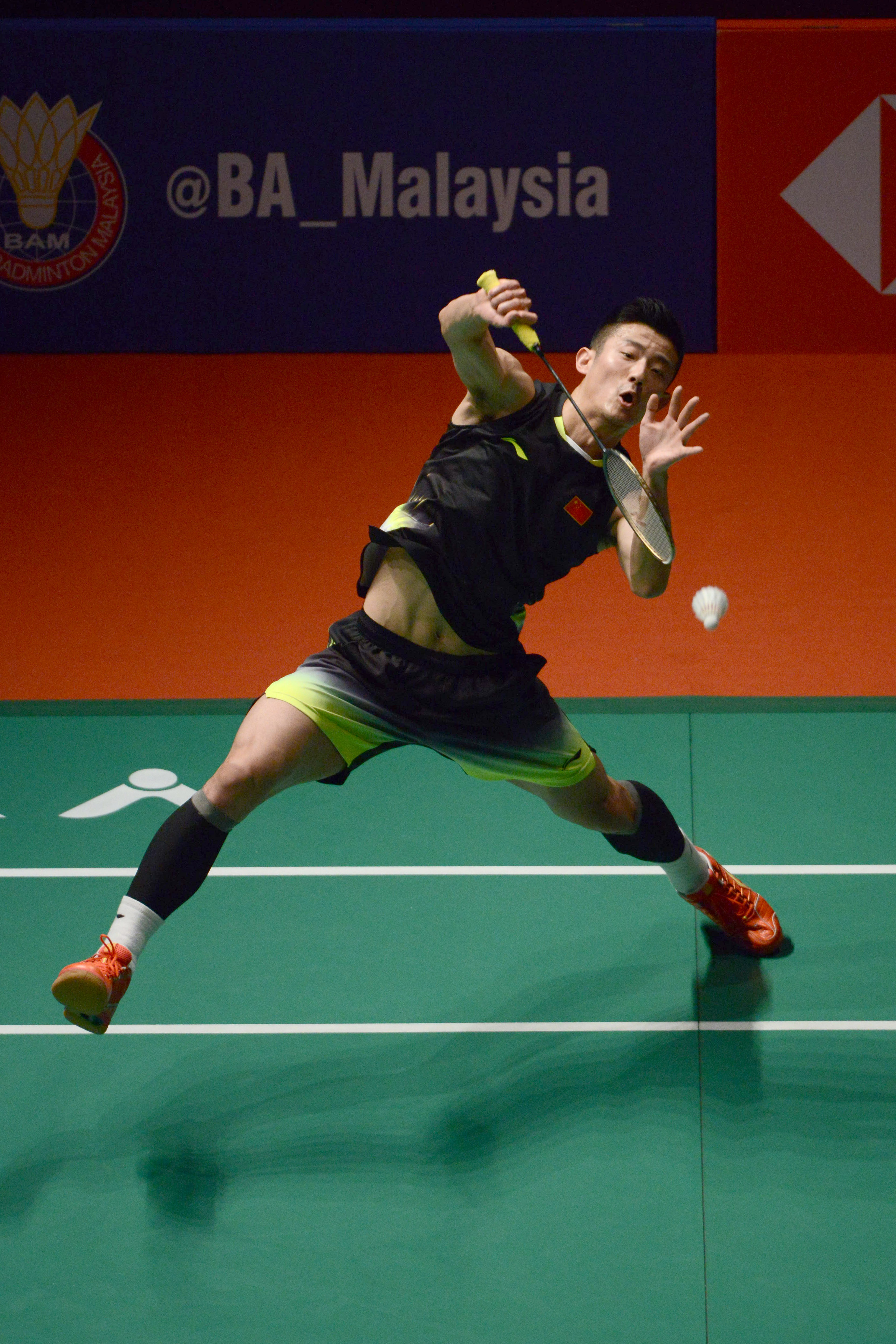 包含印尼羽毛球队翻盘马来西亚羽毛球队，谌龙制霸全场的词条