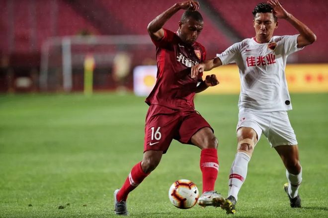 包含河北华夏主场击败深圳佳兆业，实现反弹的词条