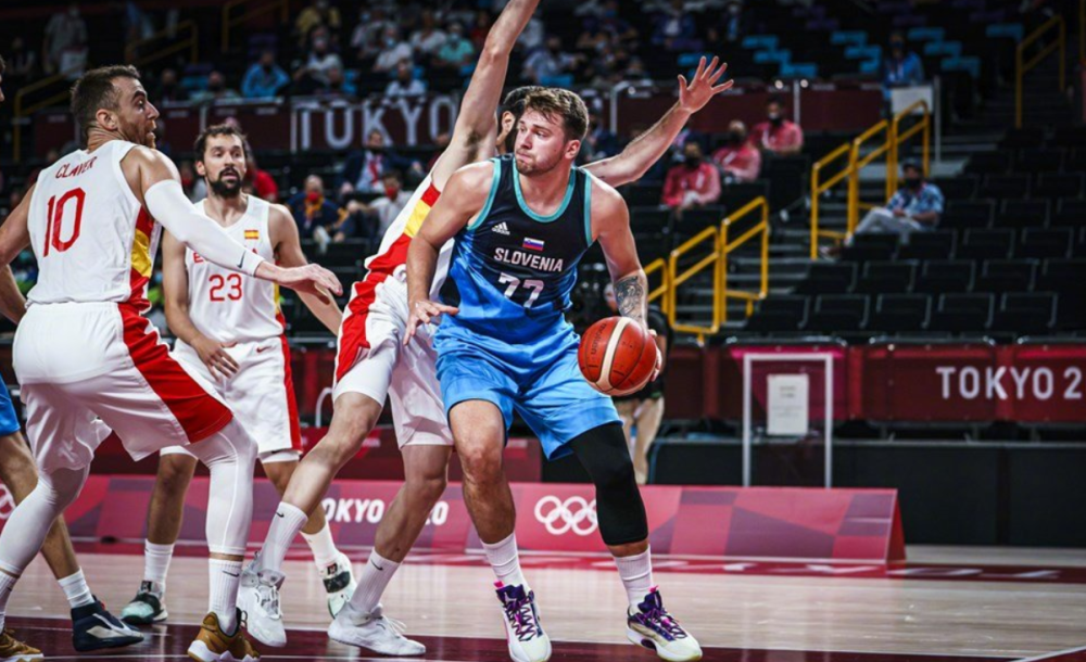 包含东京奥运篮球赛事日程公布，备战全面展开的词条