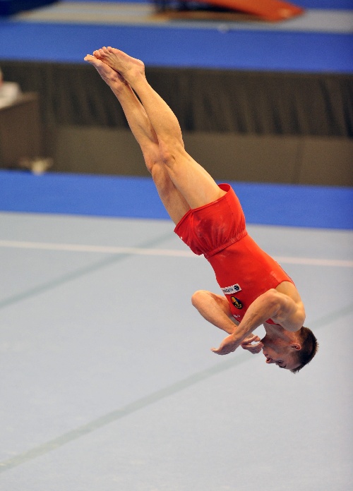 罗马尼亚男子体操选手夺得金牌 罗马尼亚男子体操选手夺得金牌