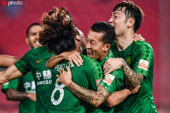 包含重庆梅西毁深圳队，主场胜利保持不败的词条