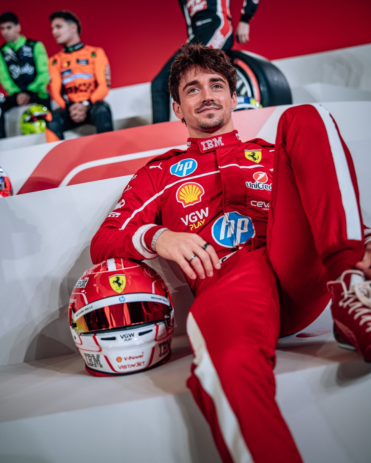 红牛车队鏖战红牛二队,皮亚斯特里带队取胜 红牛车队鏖战红牛二队,皮亚斯特里带队取胜