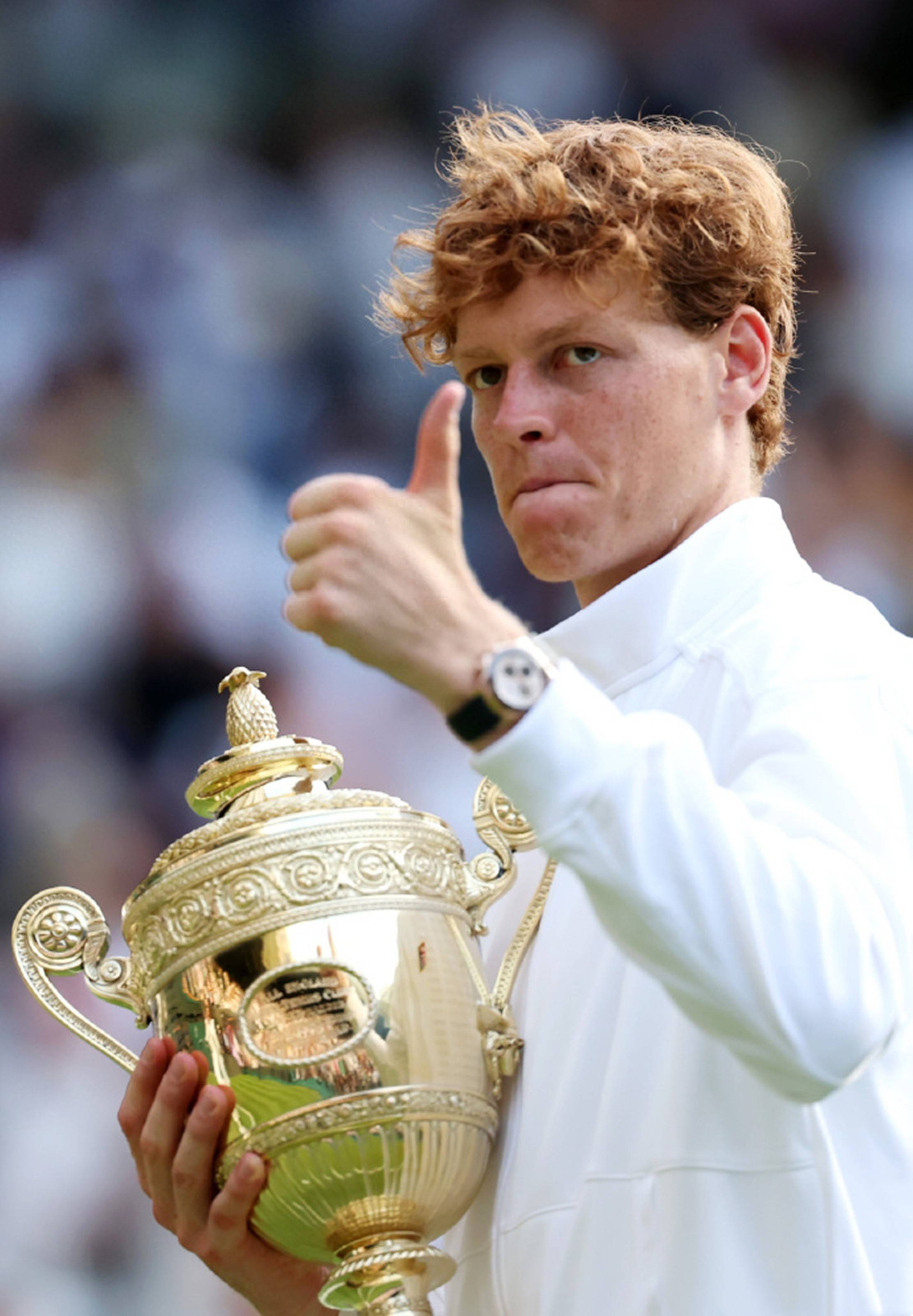 包含温网横扫戴维斯杯,辛纳刷新纪录的词条 包含温网横扫戴维斯杯,辛纳刷新纪录的词条