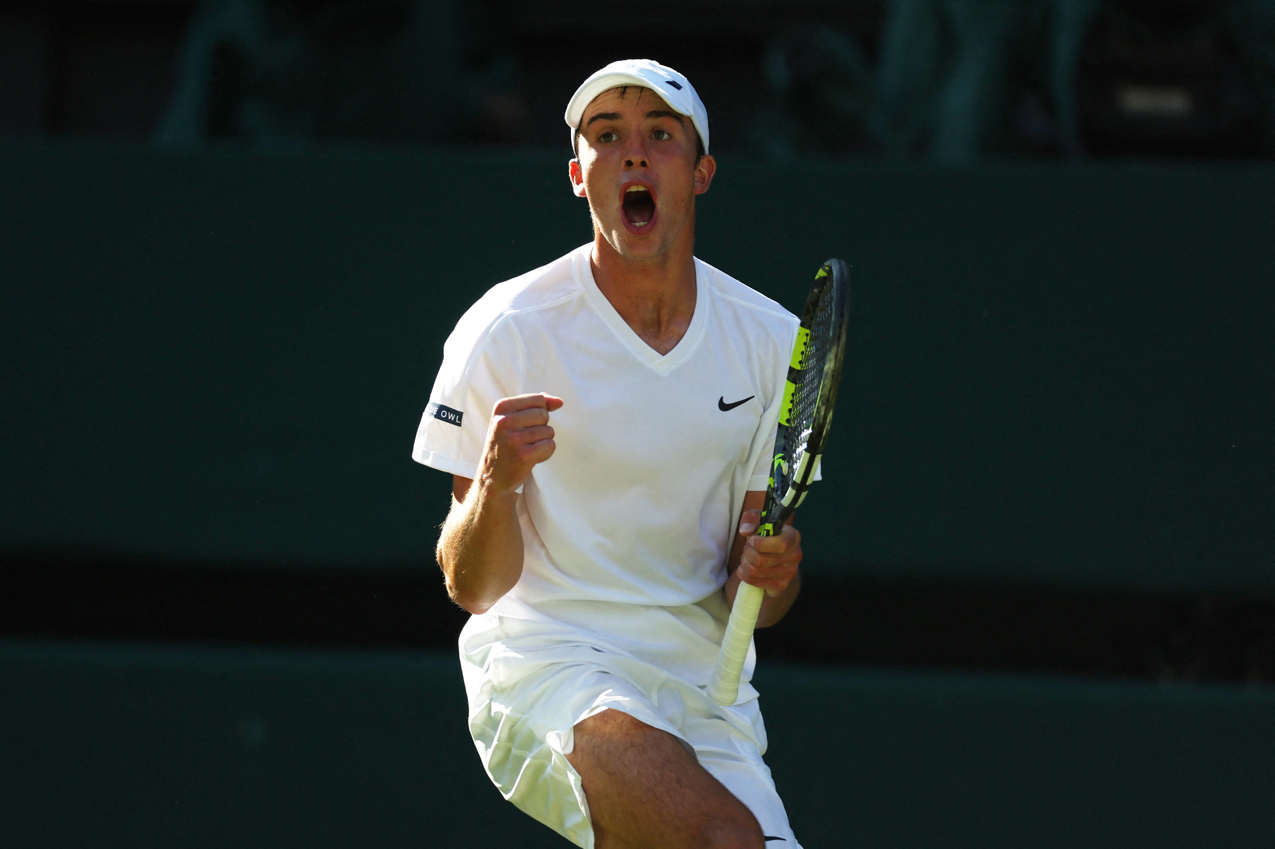 包含拉沃尔杯翻盘澳网，阿尔卡拉斯状态火热的词条