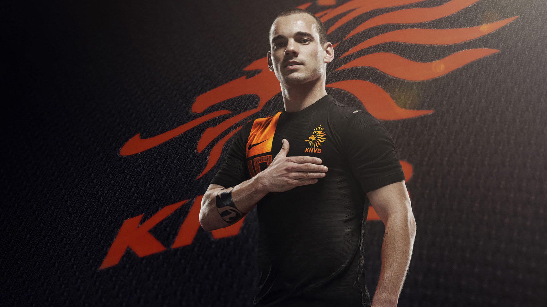 赛道与球场，当F1新赛季的轰鸣遇见哈利伯顿的里程碑之夜