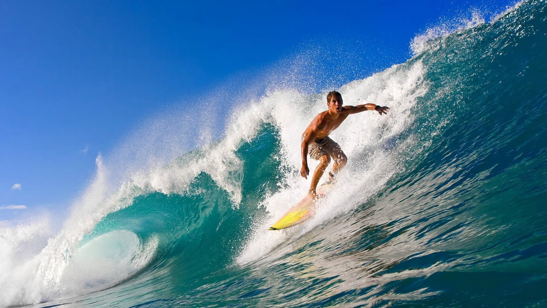 阿劳霍爆发!巴黎生死战擒里昂,欧冠之路的转折点